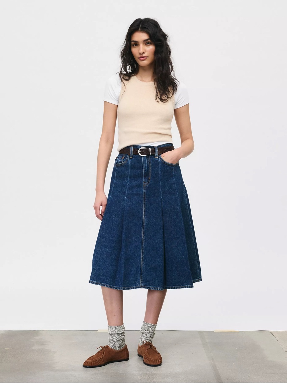 Levi’s Red Tag Pleated Midi Denim Skirt NWOT Size 28